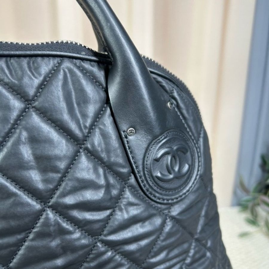 CHANEL 黑色羽絨 保齡球-15