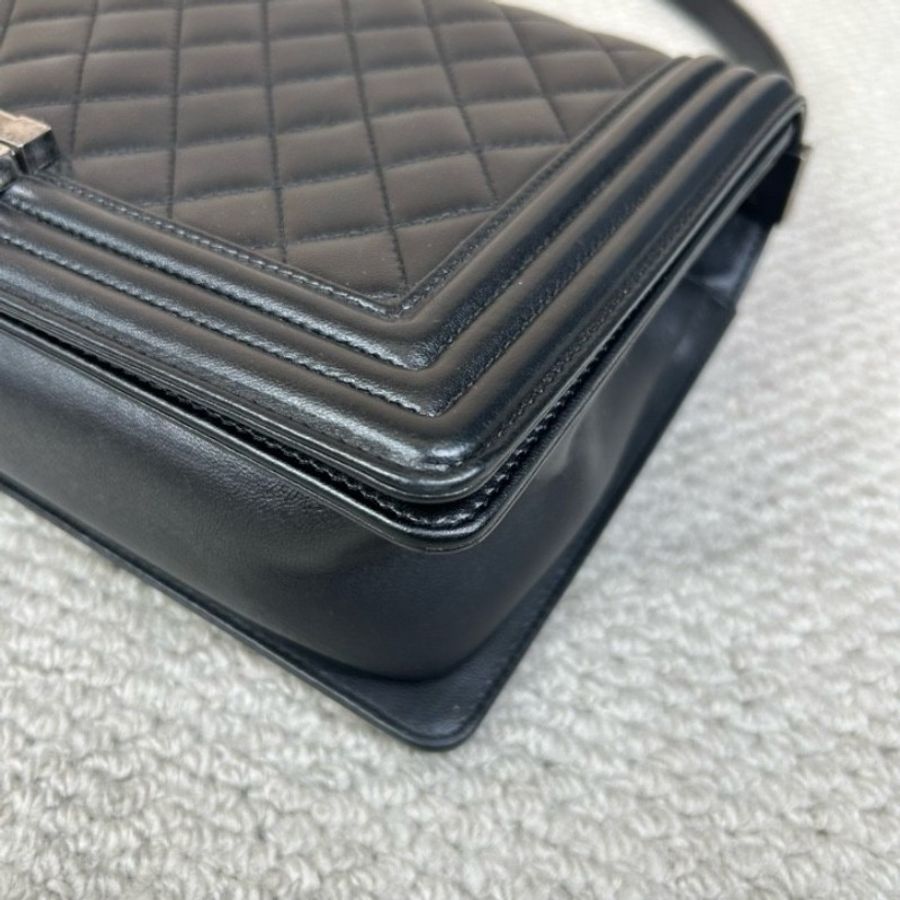 CHANEL boy 羊皮 黑銀 28cm 肩背包-8