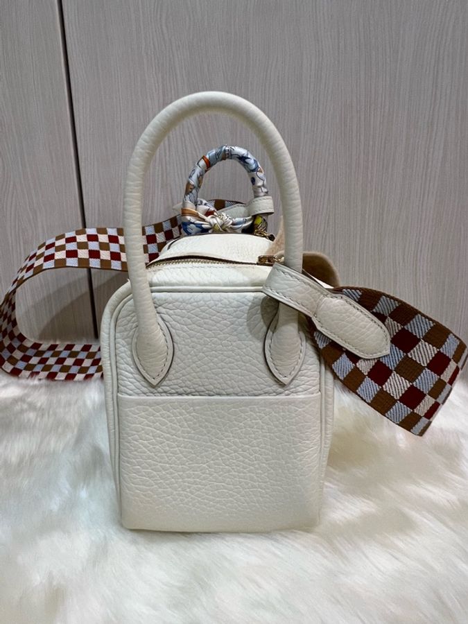 Hermes mini Lindy天菜 Nata 奶油白 金釦 編織背帶(附Hermes絲巾、samorga 內膽包)-4
