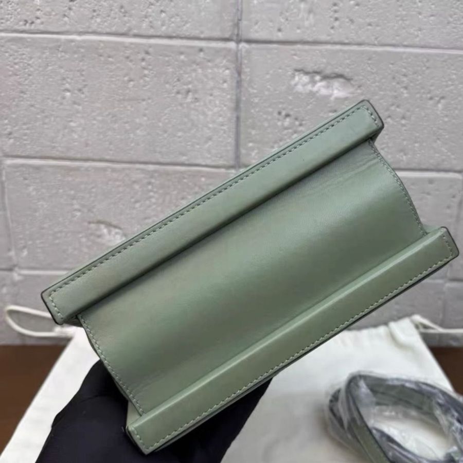 LOEWE postal夾子包手提包 肩背包 抹茶綠配黑色邊框 18.5×13.5×9.5cm 9新 配件塵袋 肩帶-4