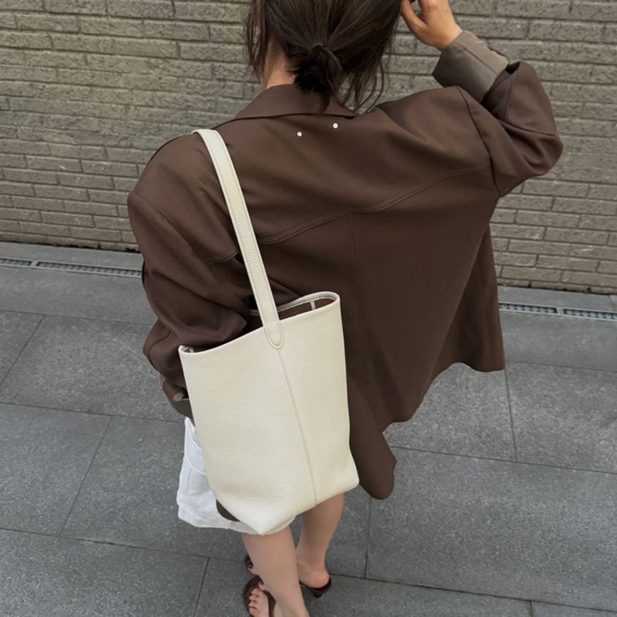 The row park tote bag medium 中號水桶包小牛皮 ivory 象牙白-0