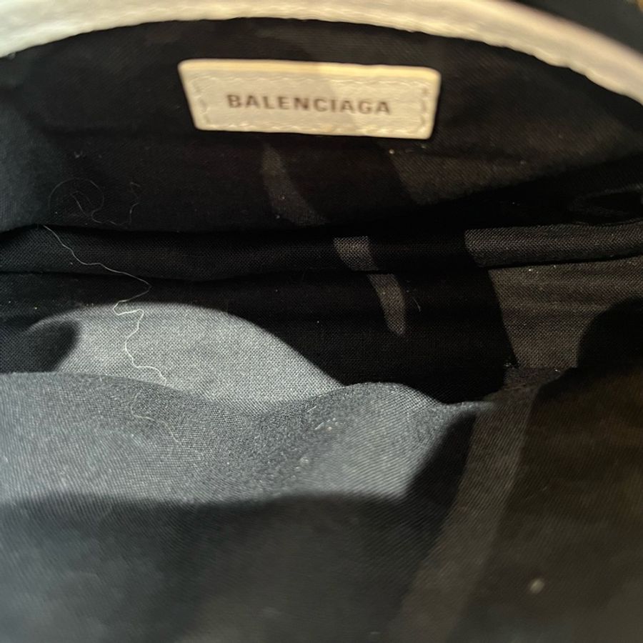 Balenciaga/巴黎世家 白色機車包 肩帶後配-3
