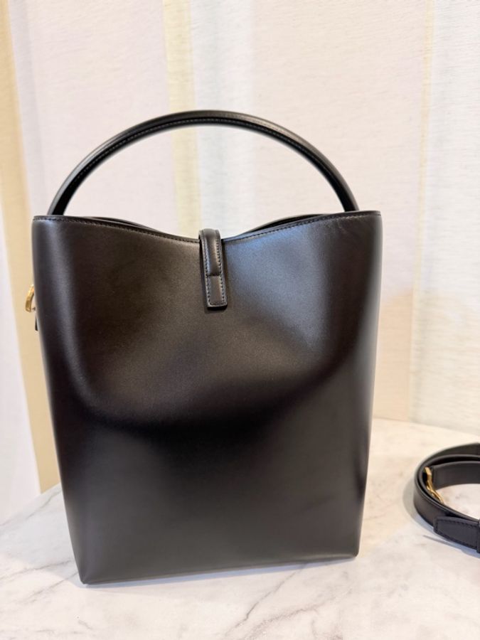 YSL 黑滑面牛皮LE 37霧金釦手提肩斜背水桶-4