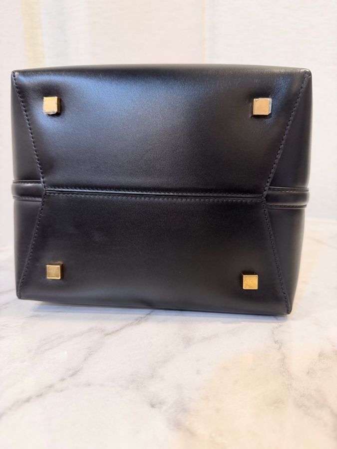 YSL 黑滑面牛皮LE 37霧金釦手提肩斜背水桶-8