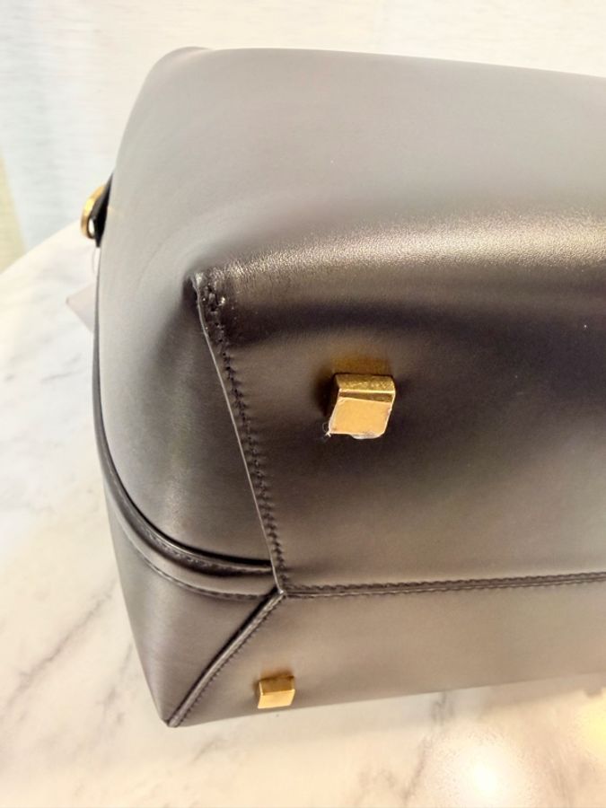 YSL 黑滑面牛皮LE 37霧金釦手提肩斜背水桶-12