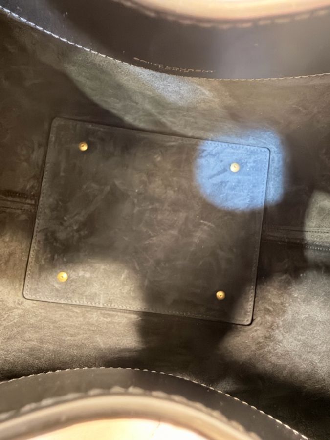 YSL 黑滑面牛皮LE 37霧金釦手提肩斜背水桶-18