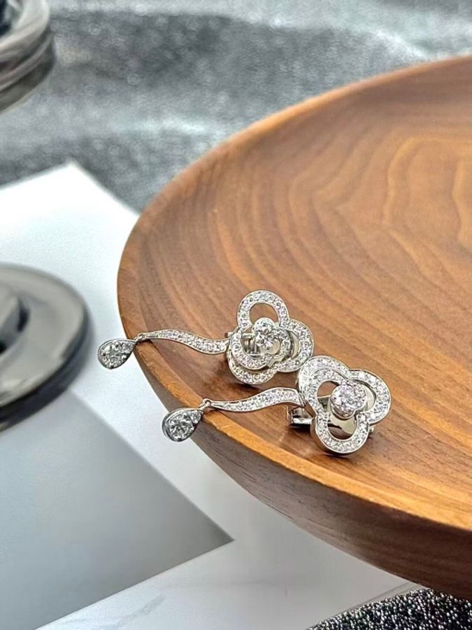 CHANEL香奈兒 高級珠寶款 18K白金如意鑽石耳夾-1