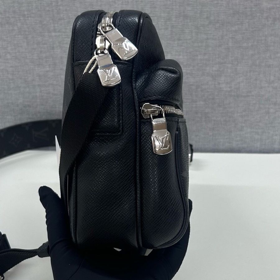 Louis Vuitton 路易威登 男士Outdoor黑武士 郵差包 芯片款-3