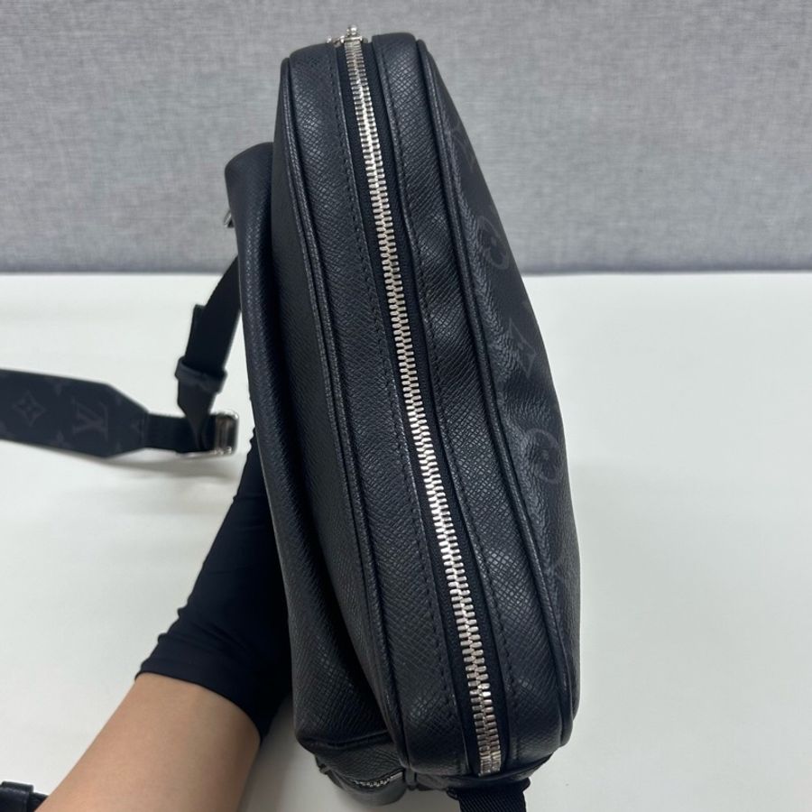 Louis Vuitton 路易威登 男士Outdoor黑武士 郵差包 芯片款-5