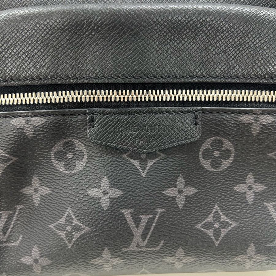 Louis Vuitton 路易威登 男士Outdoor黑武士 郵差包 芯片款-9