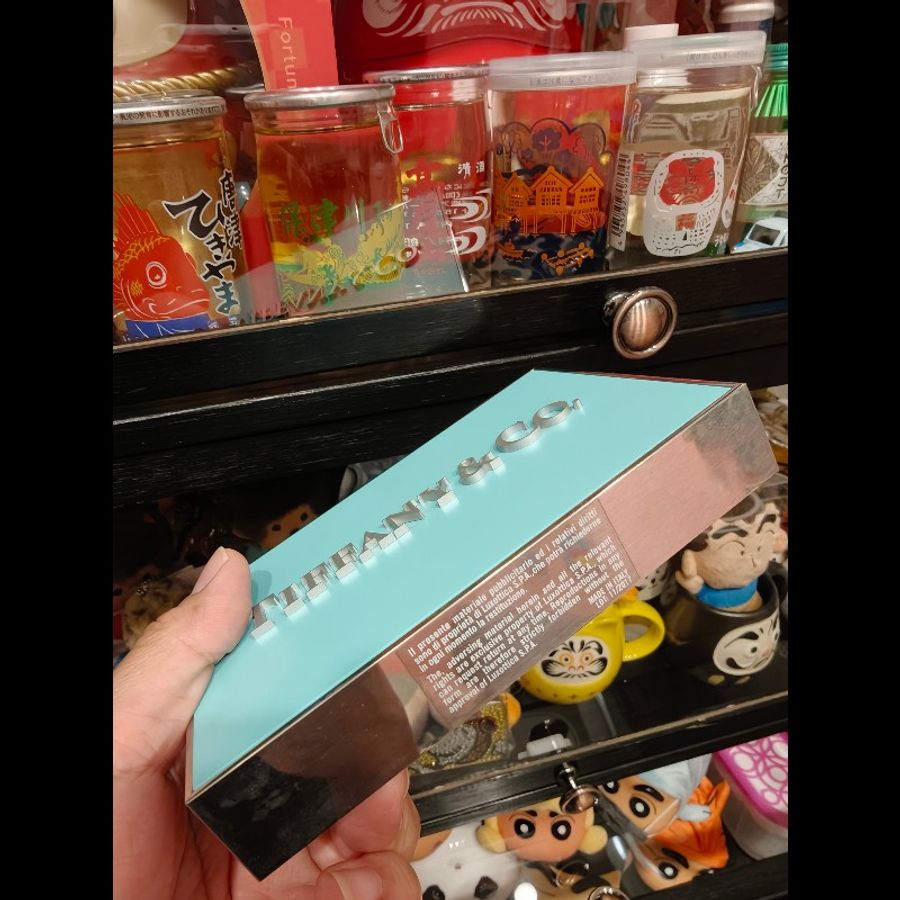 日本中古市場帶回蒂芬妮鐵製品牌展示牌
稀有品,收藏者必備
當擺飾,收藏都很值得
絕版中古品難免有歲月痕跡,完美主義者請跳過,謝謝-1