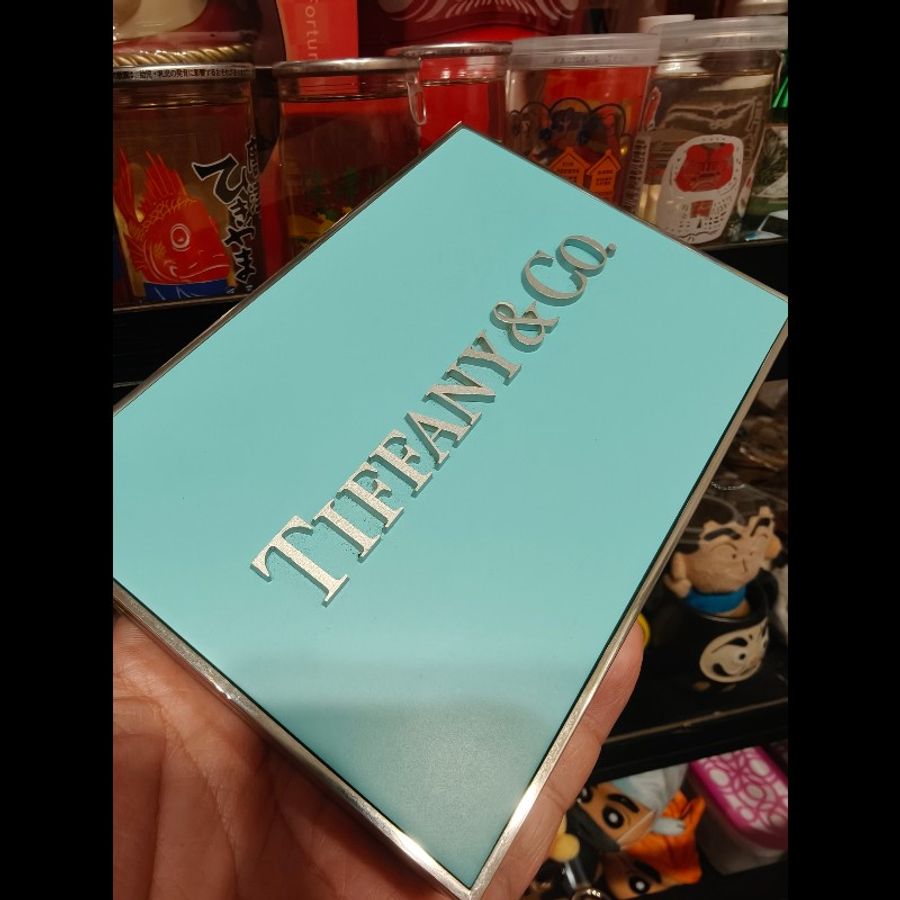 日本中古市場帶回蒂芬妮鐵製品牌展示牌
稀有品,收藏者必備
當擺飾,收藏都很值得
絕版中古品難免有歲月痕跡,完美主義者請跳過,謝謝-4