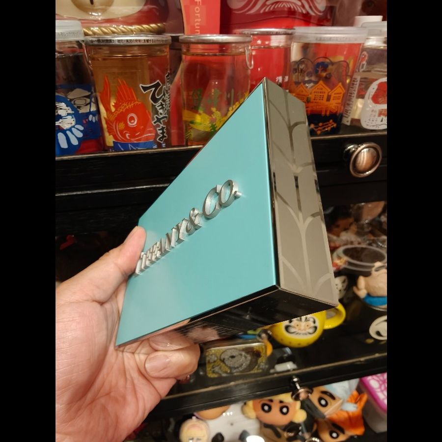 日本中古市場帶回蒂芬妮鐵製品牌展示牌
稀有品,收藏者必備
當擺飾,收藏都很值得
絕版中古品難免有歲月痕跡,完美主義者請跳過,謝謝-7