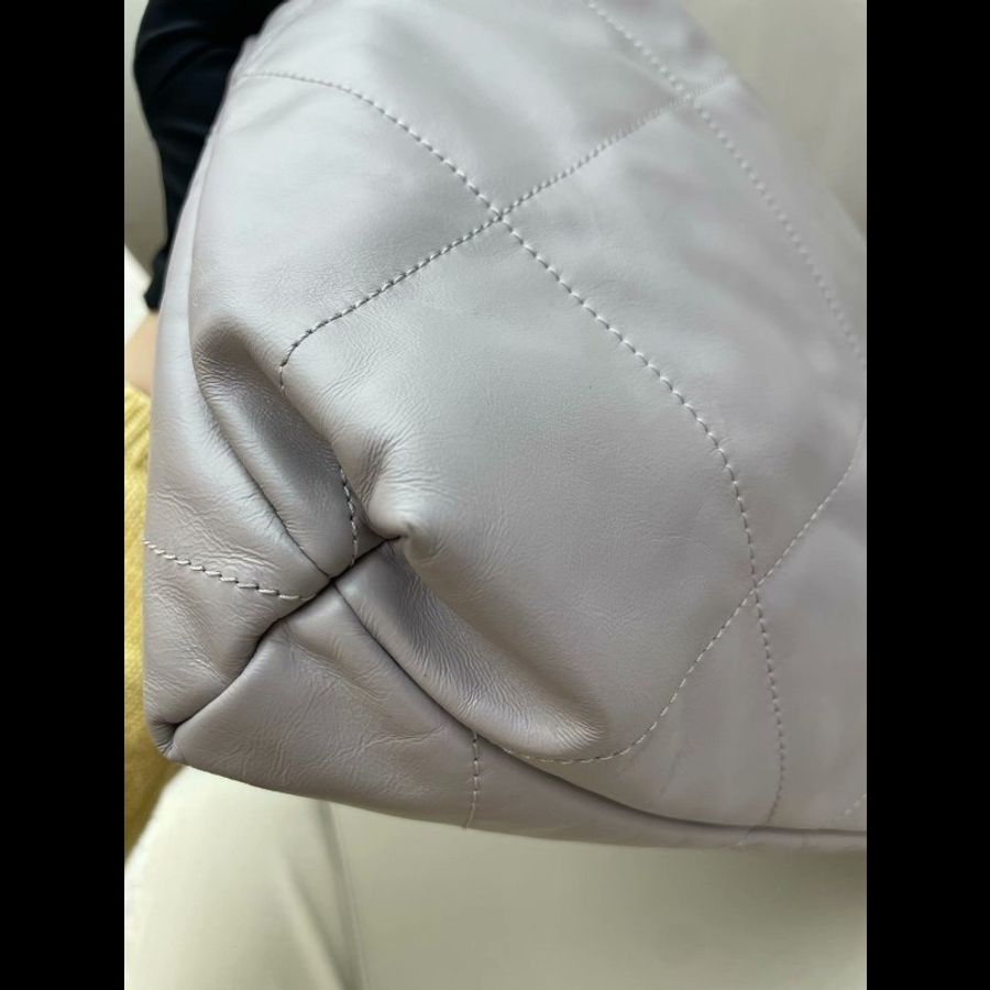 Chanel medium 22Bag 淺灰-6