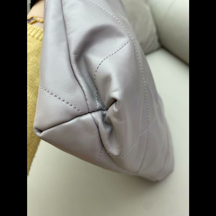 Chanel medium 22Bag 淺灰-8