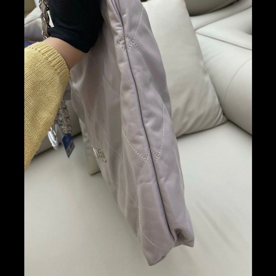 Chanel medium 22Bag 淺灰-11