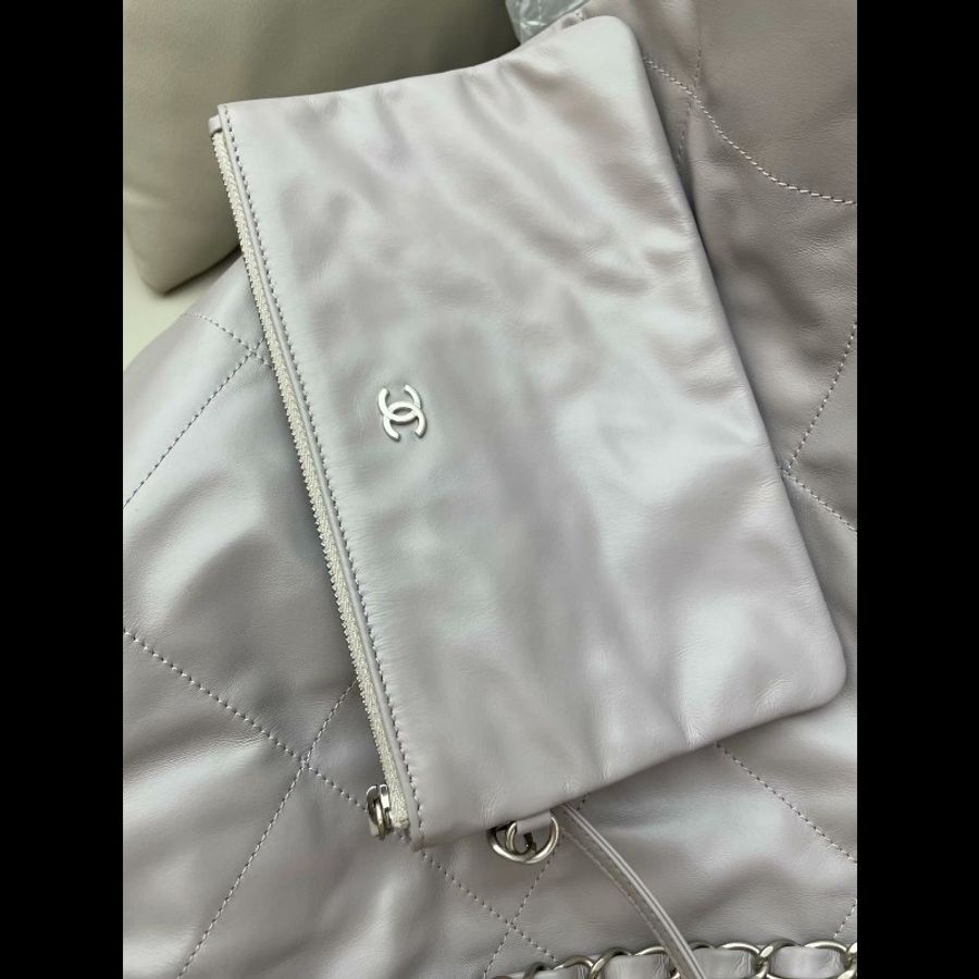 Chanel medium 22Bag 淺灰-16