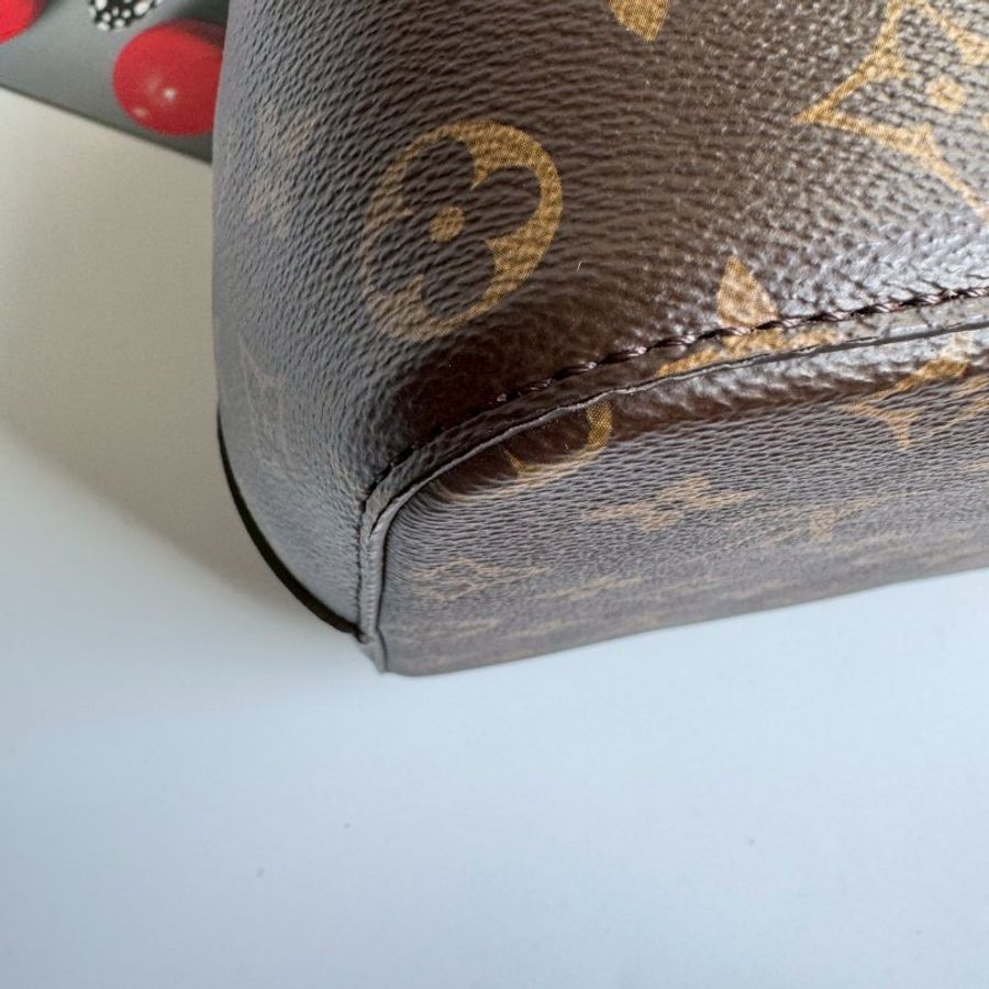 🎊99全新閒置商品 🎊LV 經典花紋水桶包-7