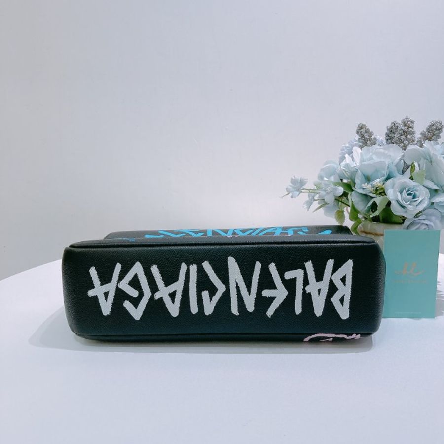 TW4889 Balenciaga 巴黎世家 塗鴉圖案 特別版 大容量BB Graffiti Chain Shoulder Bag Black x Mulit x PHW-4