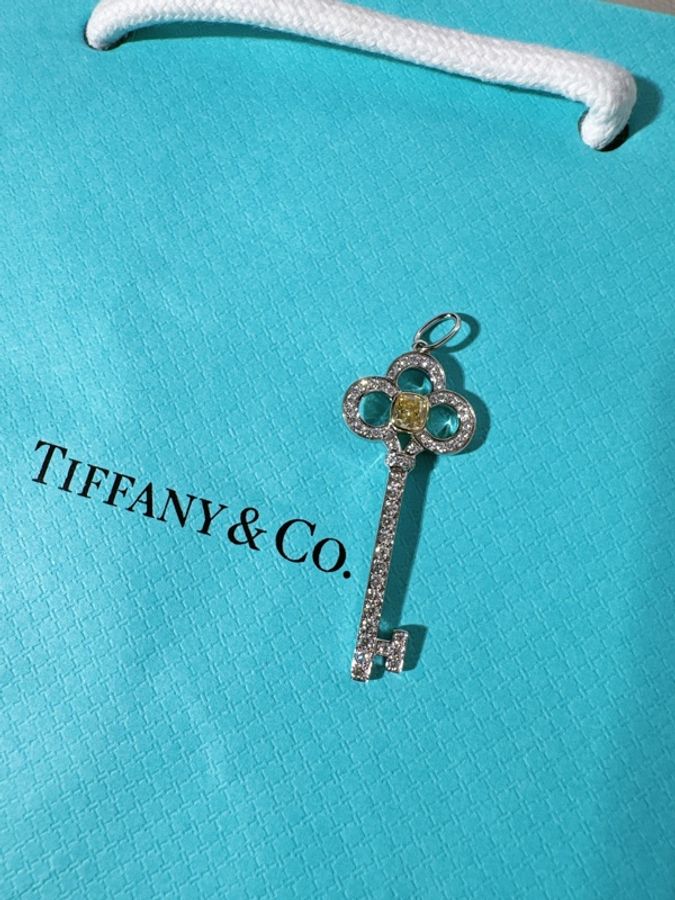 Tiffany & Co. 蒂芙尼 Keys 系列 皇冠黄钻钥匙吊坠-4
