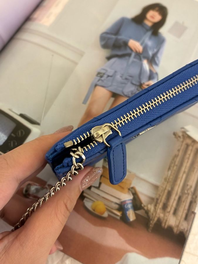 Chanel藍羊皮L型拉鍊鑰匙零錢包👛-6