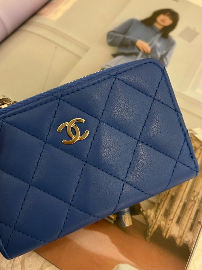 Chanel藍羊皮L型拉鍊鑰匙零錢包👛-14