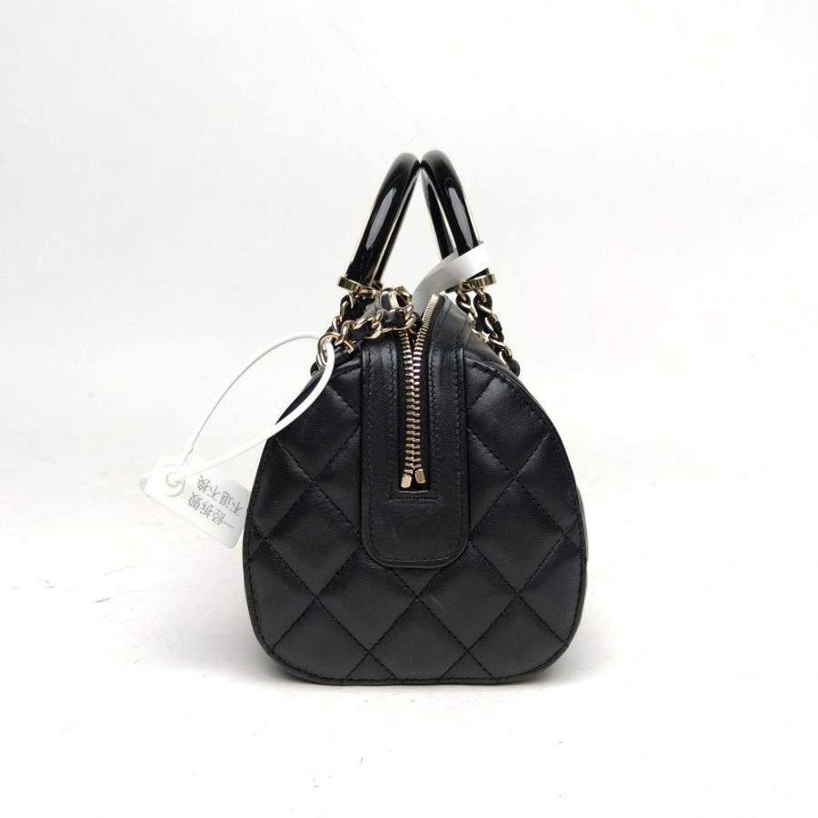 CHANEL 黑色金扣25C亞克力手柄波士頓保齡球包肩背包-3
