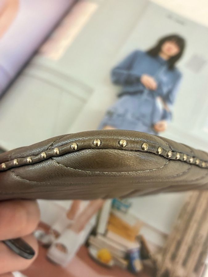 Chanel 滾邊卯釘一字零錢包👛-11