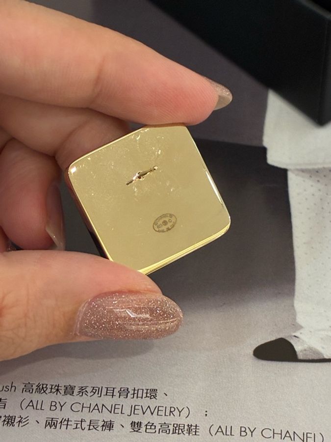 Chanel粉色方塊雙C耳環-15