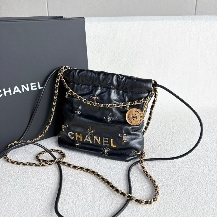 Chanel 限定吊墜mini22Bag 芯片款 黑金 油蠟牛皮 17*17*6 99新配件盒 塵袋-1