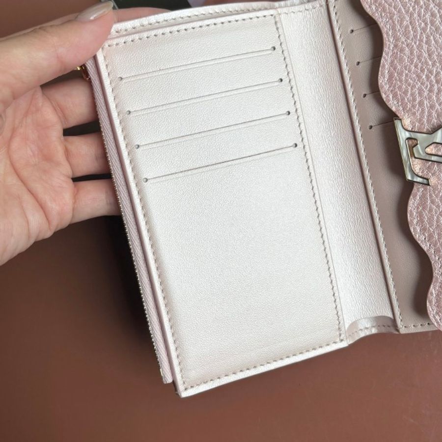 ::LOUIS VUTTION:: LV M83686 Capucines Compact 漸層粉色煥彩皮革三摺釦式中夾-14