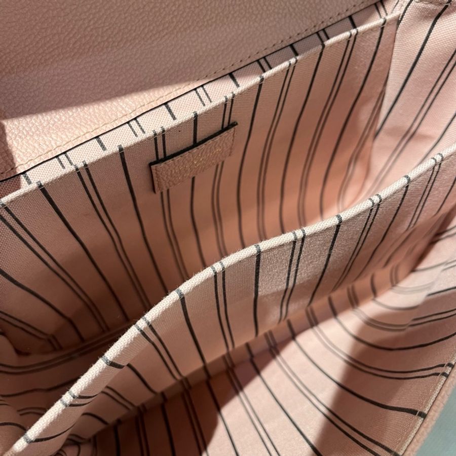 Louis Vuitton 粉牛皮壓紋郵差包-8