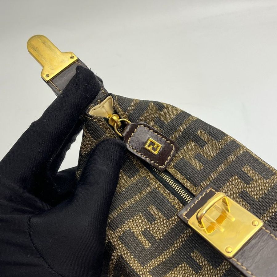 🏷Fendi mini飯盒包-5