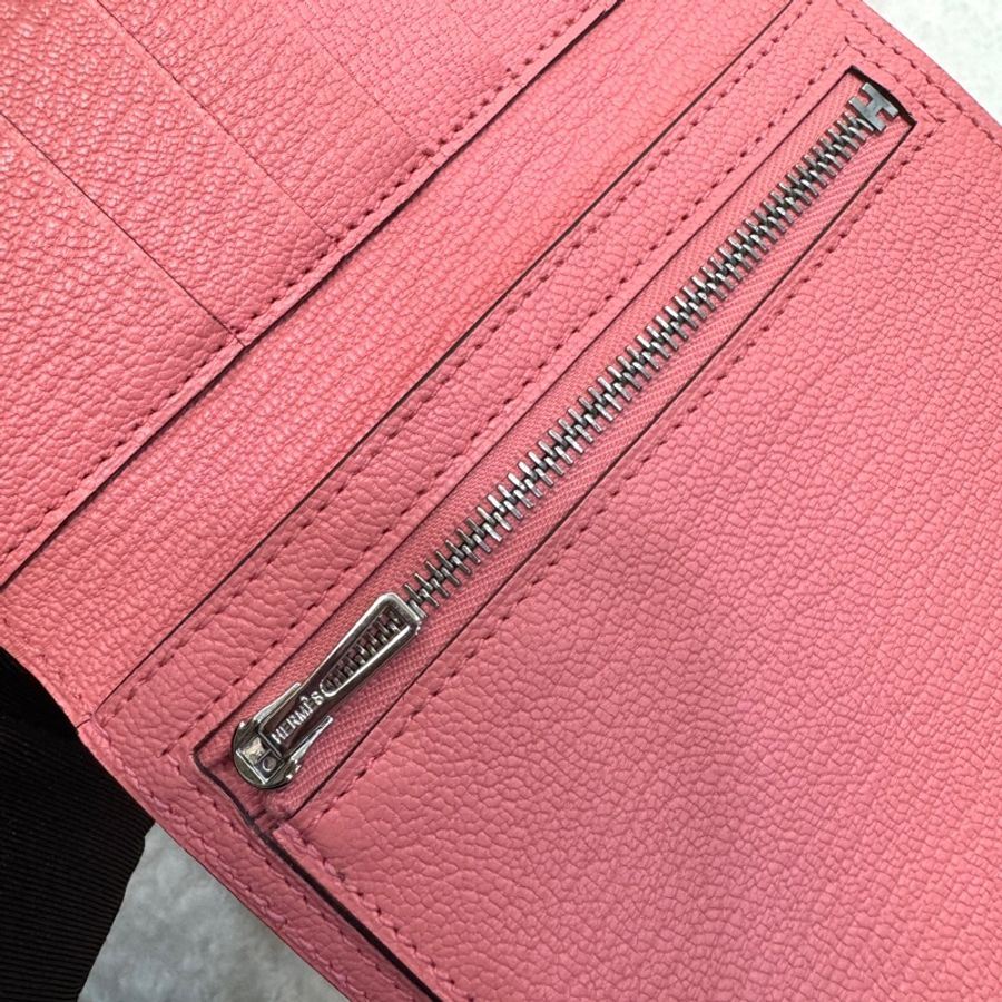 愛馬仕HERMÈS K4玫瑰粉Mysore山羊皮銀釦Clic 12三折短夾-11