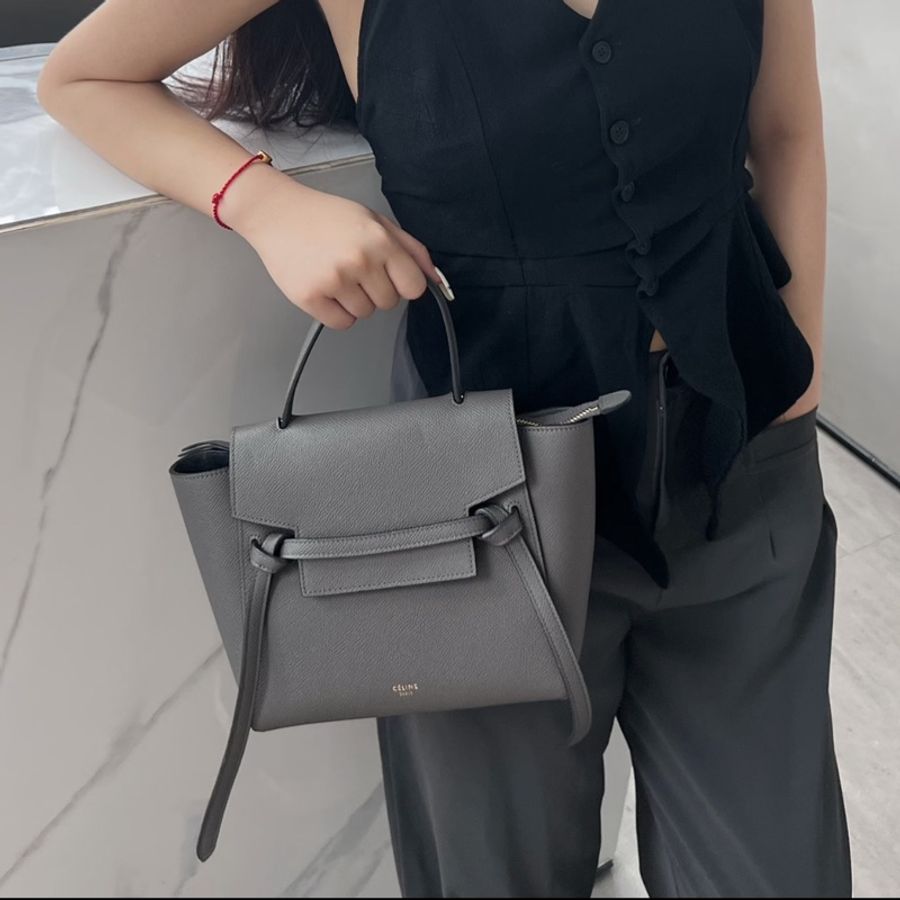 賽琳CELINE 經典大象灰 Micro Belt Bag 粒面小牛皮手提斜背鯰魚包-2