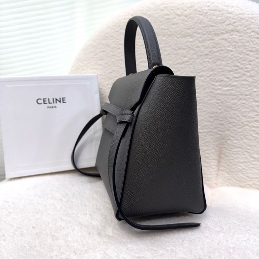 賽琳CELINE 經典大象灰 Micro Belt Bag 粒面小牛皮手提斜背鯰魚包-5