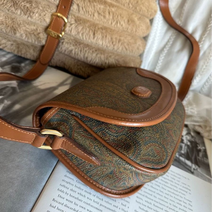 華倫天奴 Valentino Garavani 經典古董 絕版V Logo Vintage 古董波斯紋斜背包 相機包 馬鞍包-16