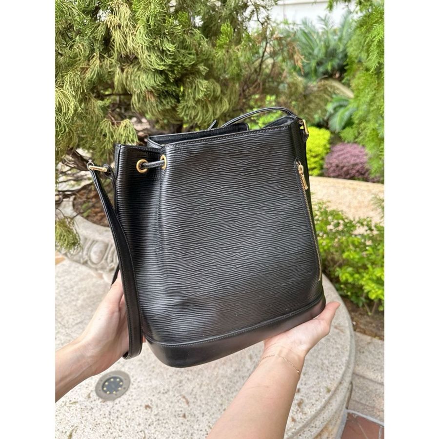 華倫天奴 Valentino Garavani 經典古董 絕版 黑色皮革 水波紋抽繩水桶包 日本中古 bucket bag-2