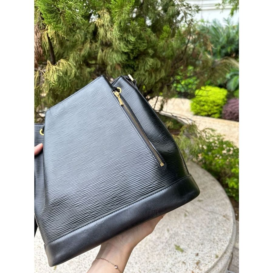 華倫天奴 Valentino Garavani 經典古董 絕版 黑色皮革 水波紋抽繩水桶包 日本中古 bucket bag-5