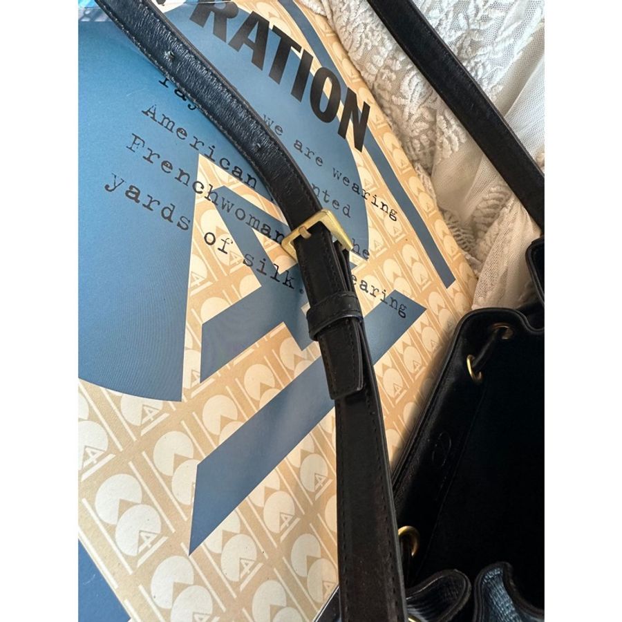 華倫天奴 Valentino Garavani 經典古董 絕版 黑色皮革 水波紋抽繩水桶包 日本中古 bucket bag-9