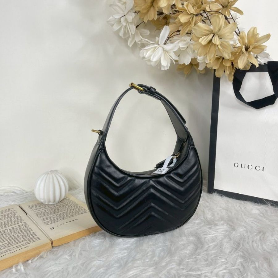 GUCCI MAROMOT 半月包 黑色-1