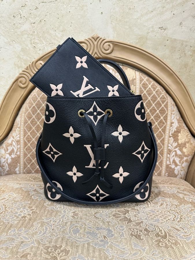 LV 黑牛皮拼米白logo金釦NeoNoe MM手提肩斜背水桶包M45497-0