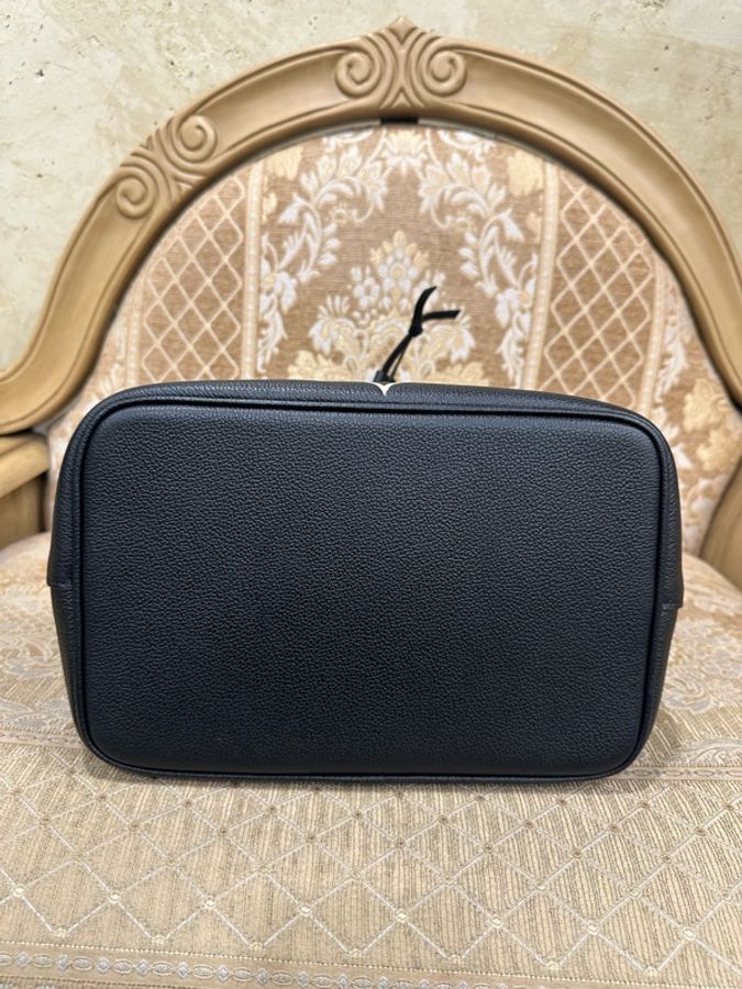 LV 黑牛皮拼米白logo金釦NeoNoe MM手提肩斜背水桶包M45497-5