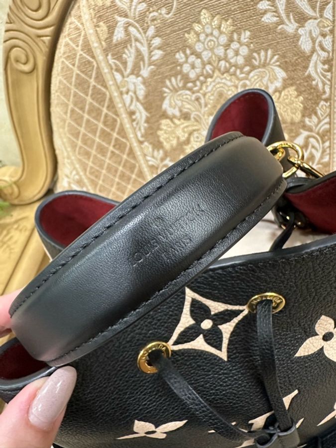 LV 黑牛皮拼米白logo金釦NeoNoe MM手提肩斜背水桶包M45497-8