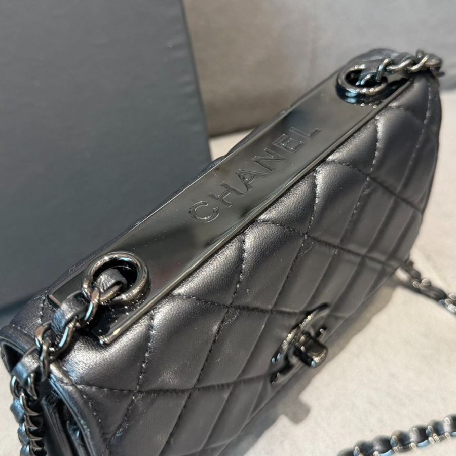 Chanel All black稀有款woc鏈條包-5