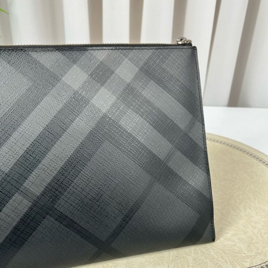 Burberry 黑色格紋手拿包 拉鍊順滑 內裡乾淨-9