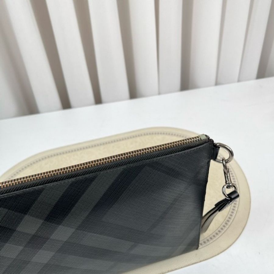 Burberry 黑色格紋手拿包 拉鍊順滑 內裡乾淨-10