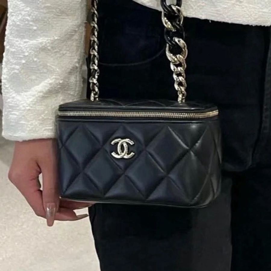 💎Chanel香奈兒|黑淡金化妝包拼接不規則鏈條 長盒子 化妝包 鏈條包 |98新31開-0