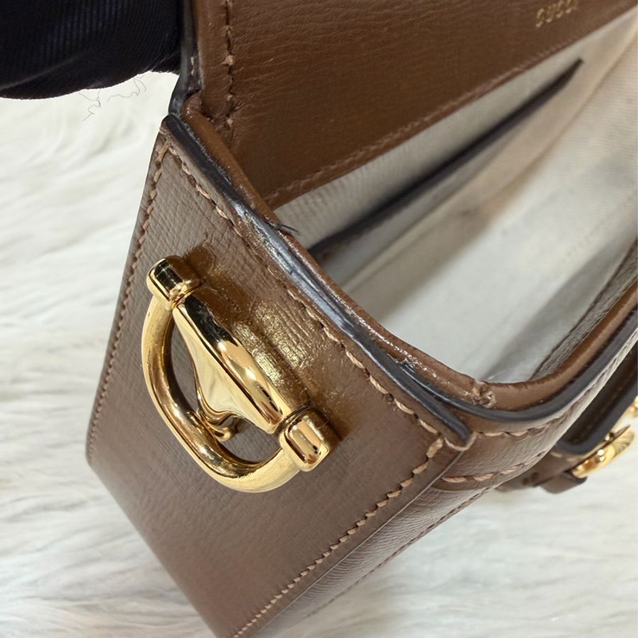 GUCCI 658574 1955 MINI Horsebit 咖啡皮帶綠紅綠織帶 手拿包馬銜包肩背包斜背包-27