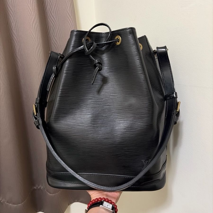 Louis Vuitton Noe GM水波紋水桶包 大/黑色 Epi Leather-0